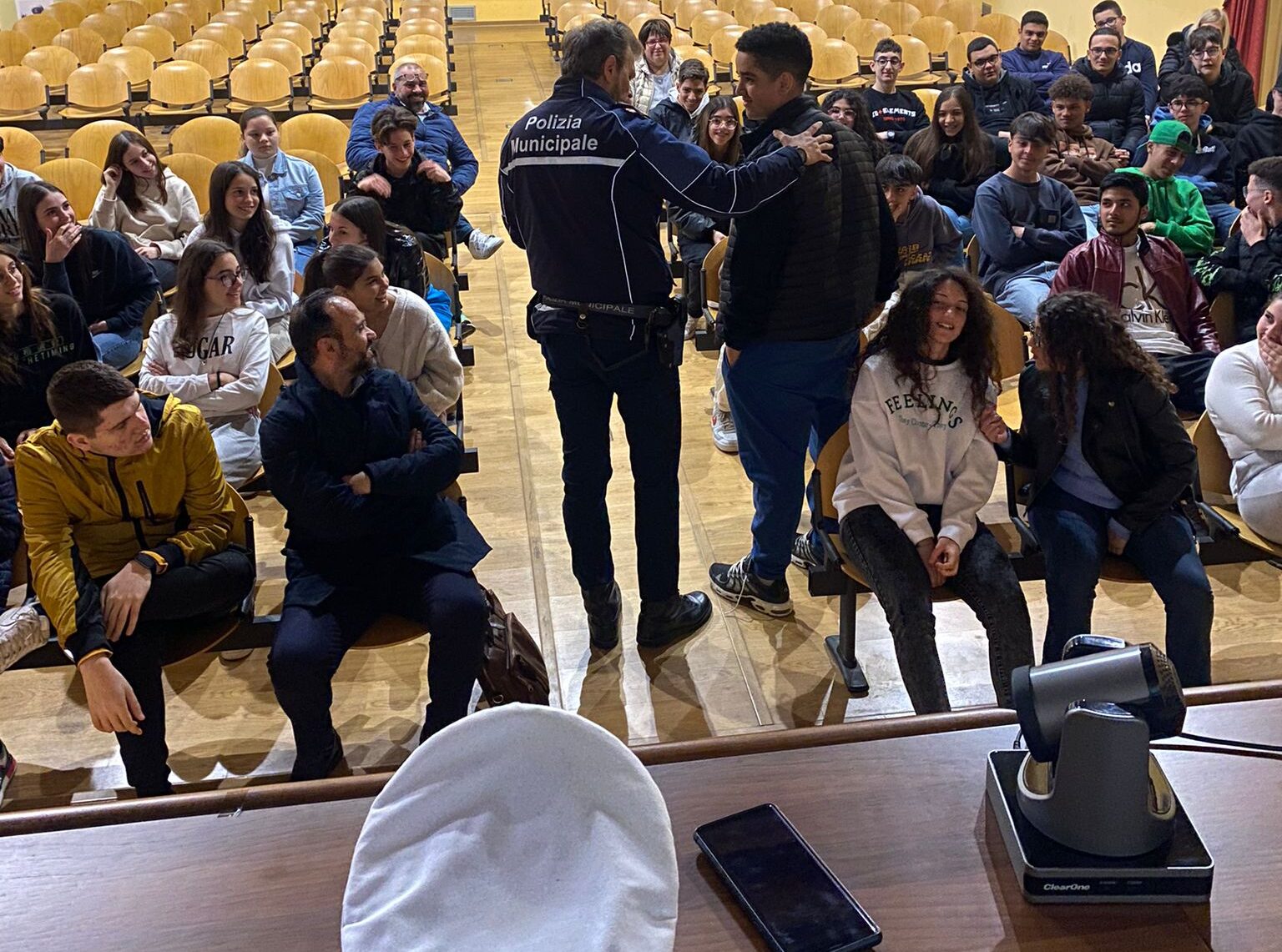 Studenti a lezione con la Polizia Locale