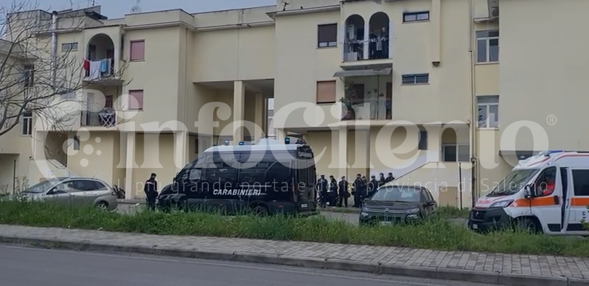 Carabinieri in via Taverne