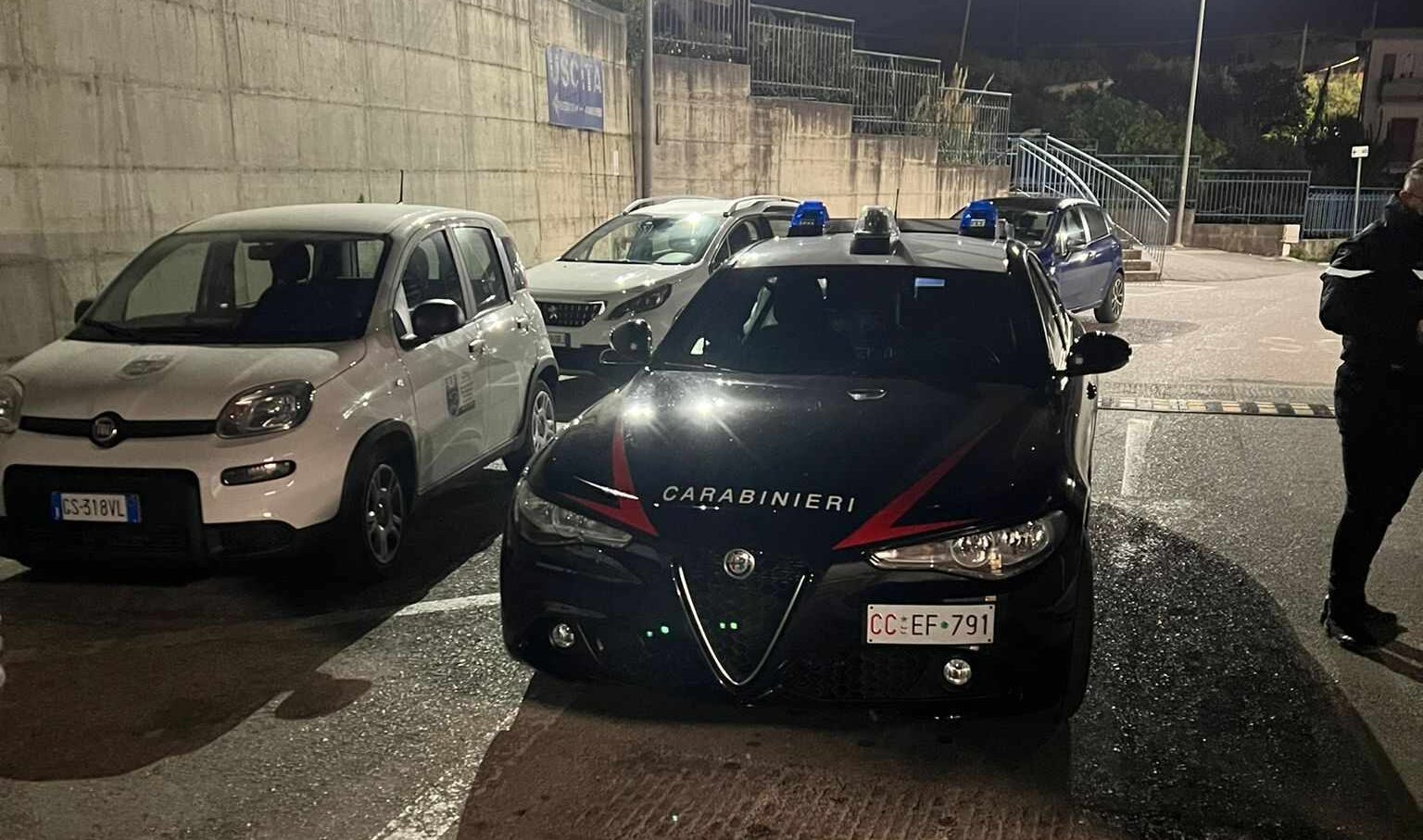 Macchina Carabinieri ad Eboli