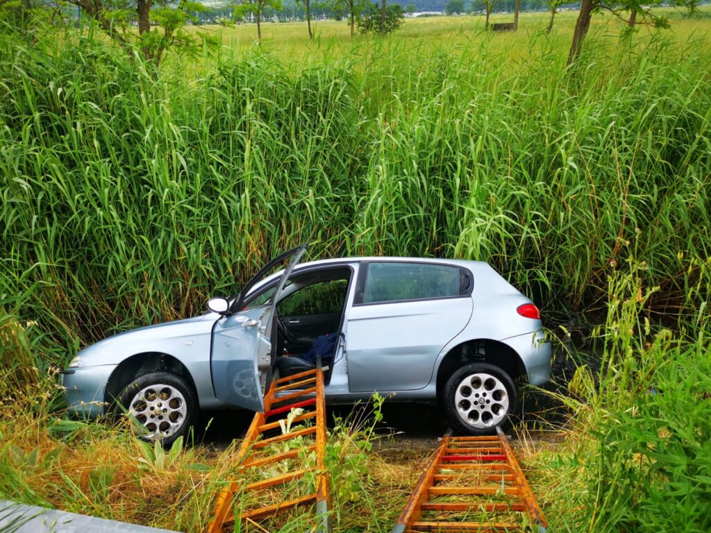 Auto fuori strada