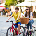 Bambini in bicicletta