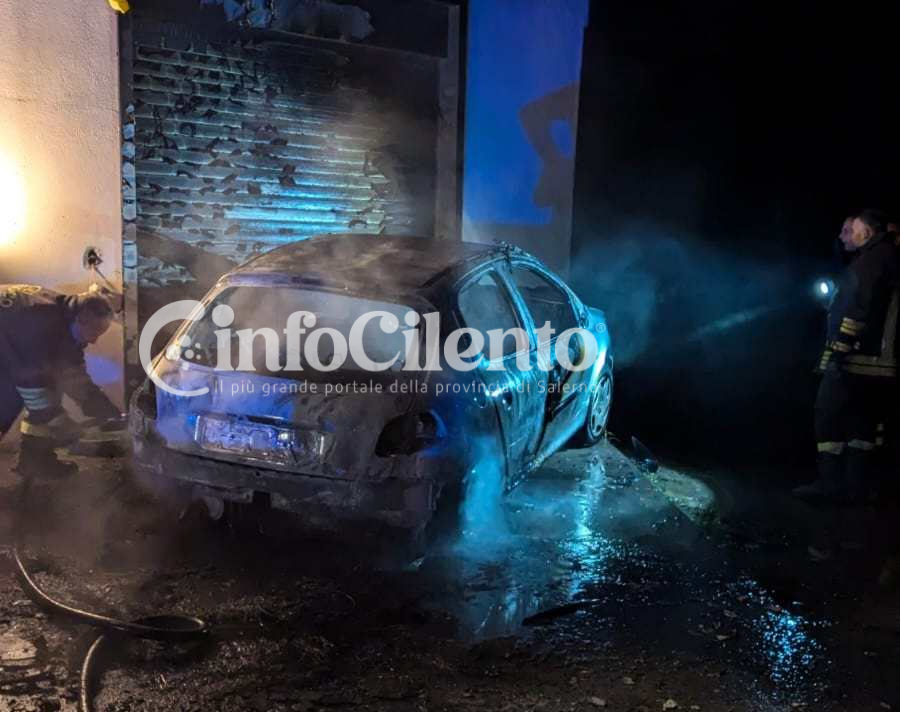 Auto a fuoco Sapri