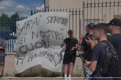 Sala Consilina, studenti ricordano il 16enne morto in scooter