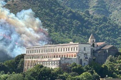 Incendio nel salernitano