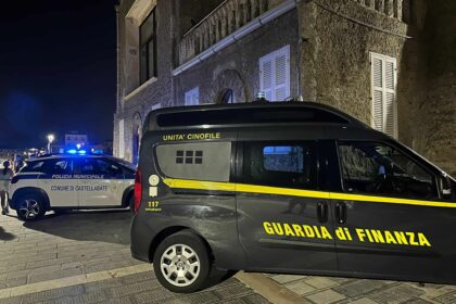 Guardia di Finanza, macchina