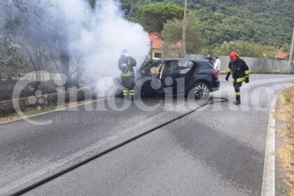 Incendio auto Capaccio