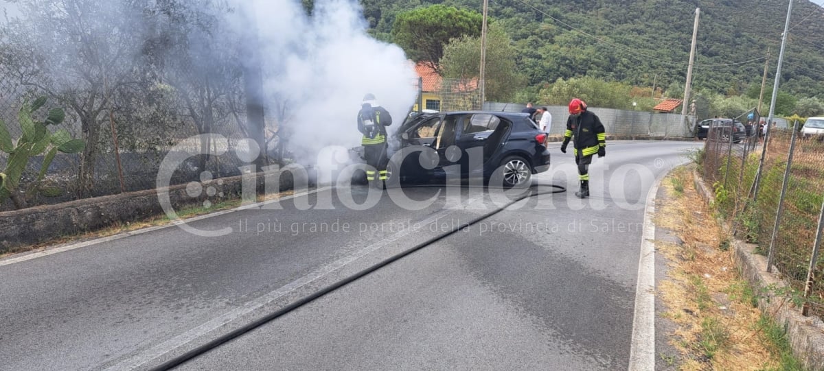 Incendio auto Capaccio