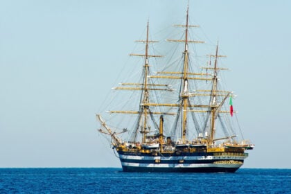 Nave Amerigo Vespucci