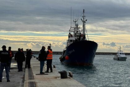 Salerno, sbarco migranti