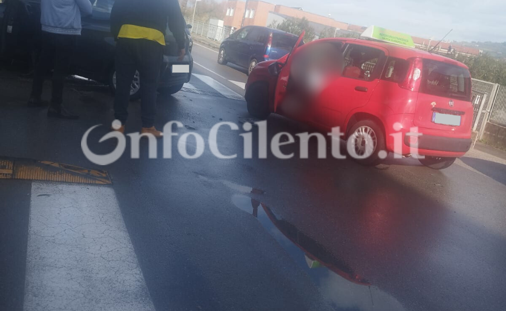 Incidente Ad Agropoli Coinvolta Anche Auto Di Una Scuola Guida