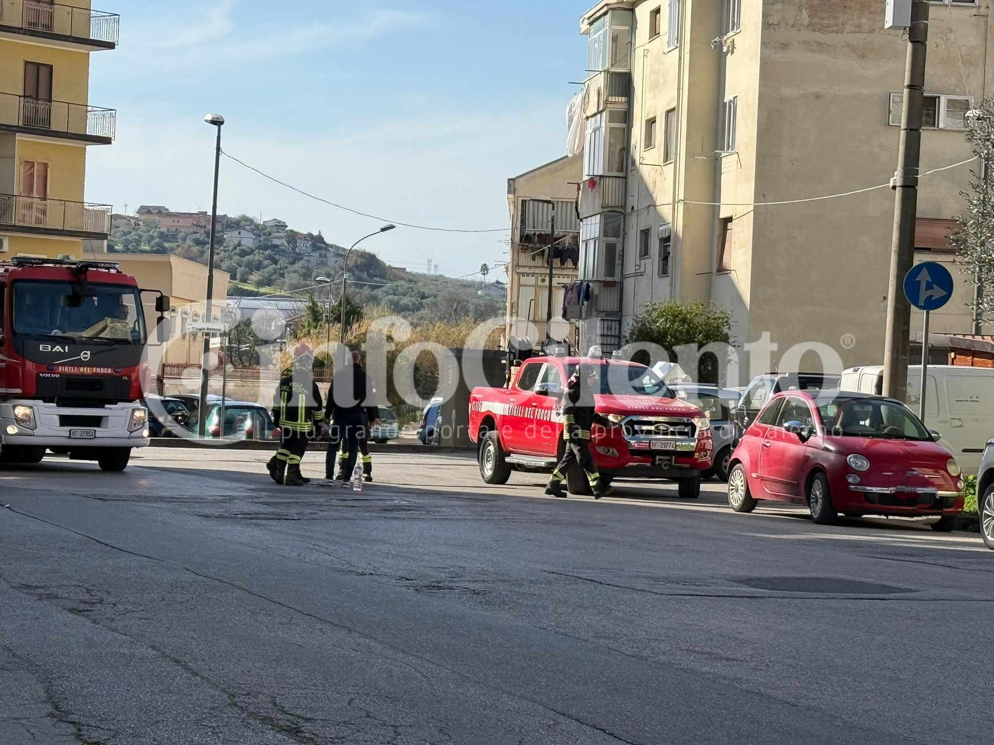 Eboli, bombola gas in strada