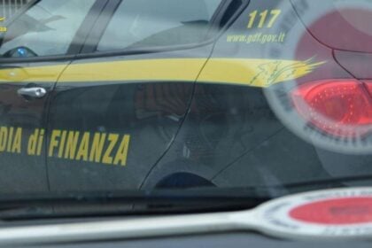 Guardia di Finanza, macchina